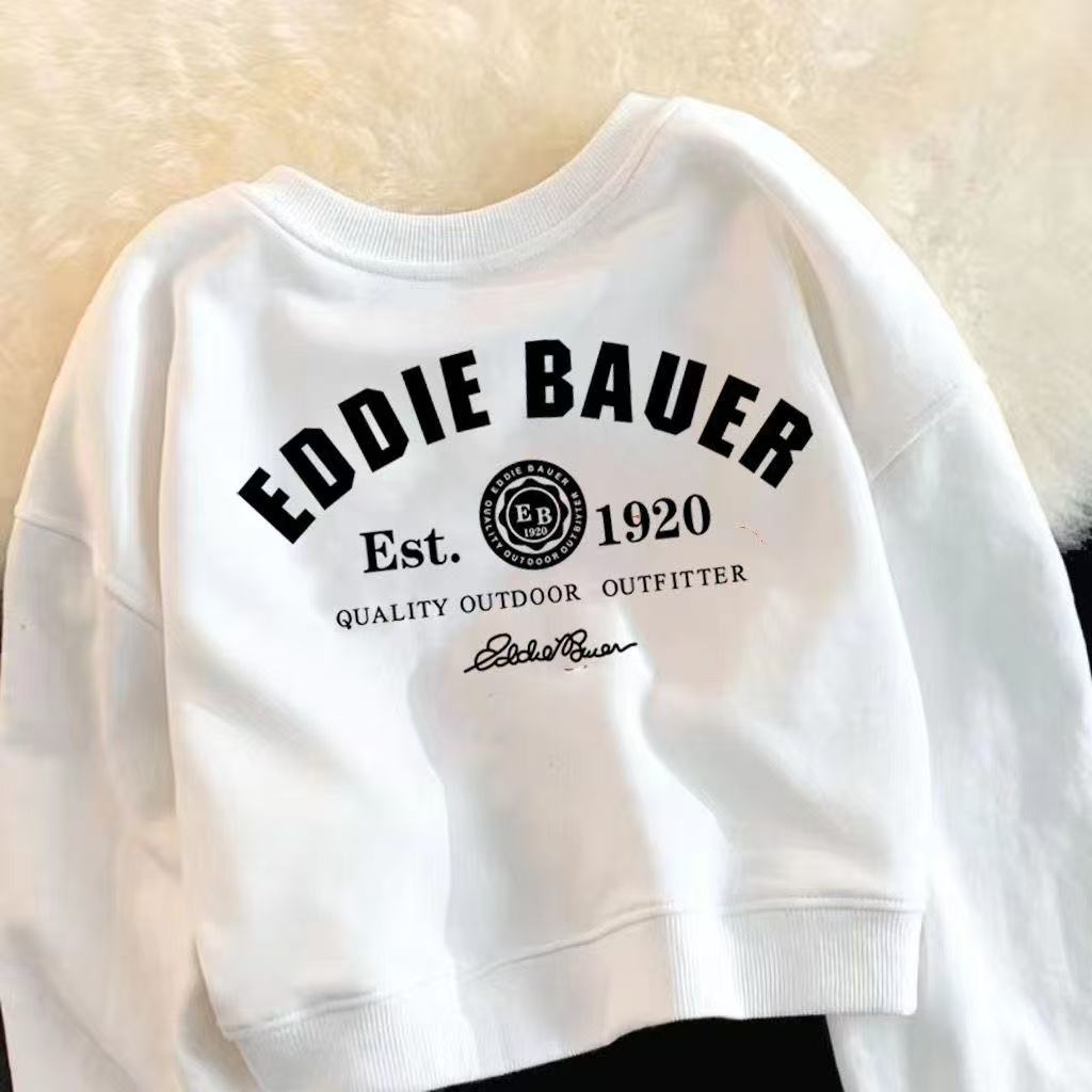 long-sleeved sweatshirt