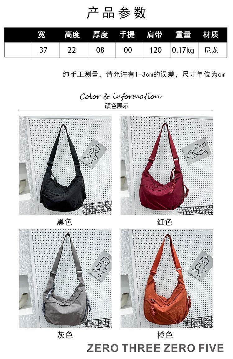 A crossbody dumpling bag Shoulder Bags