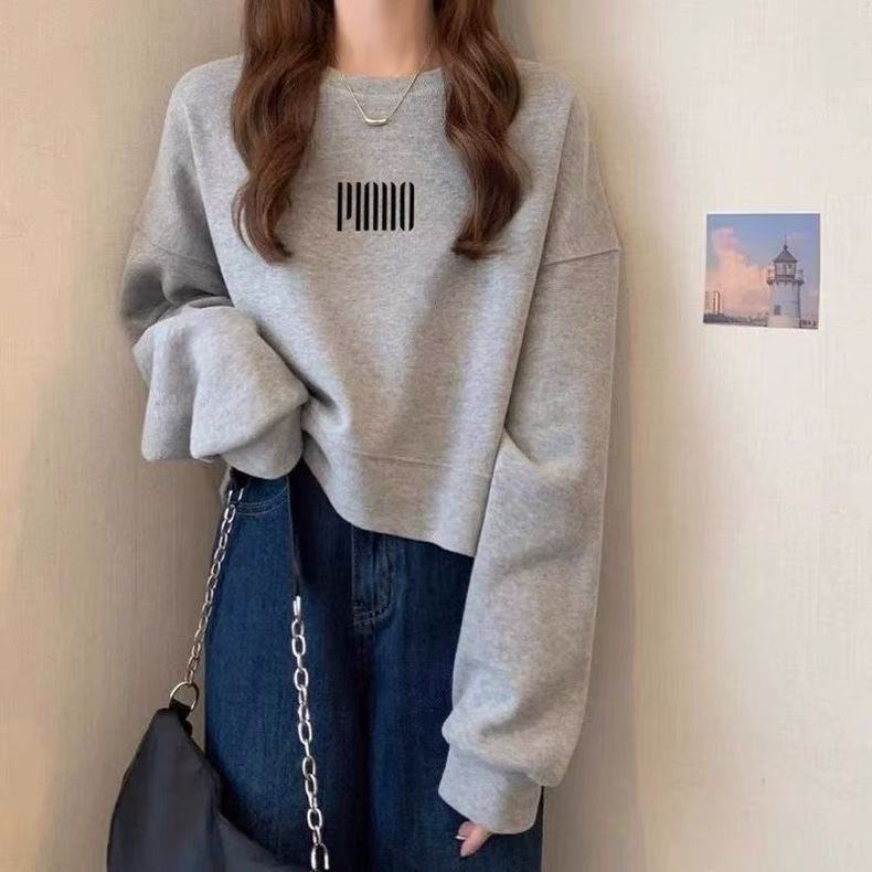 long-sleeved sweatshirt