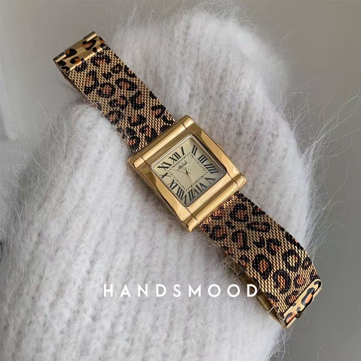 Exquisite clothing watch