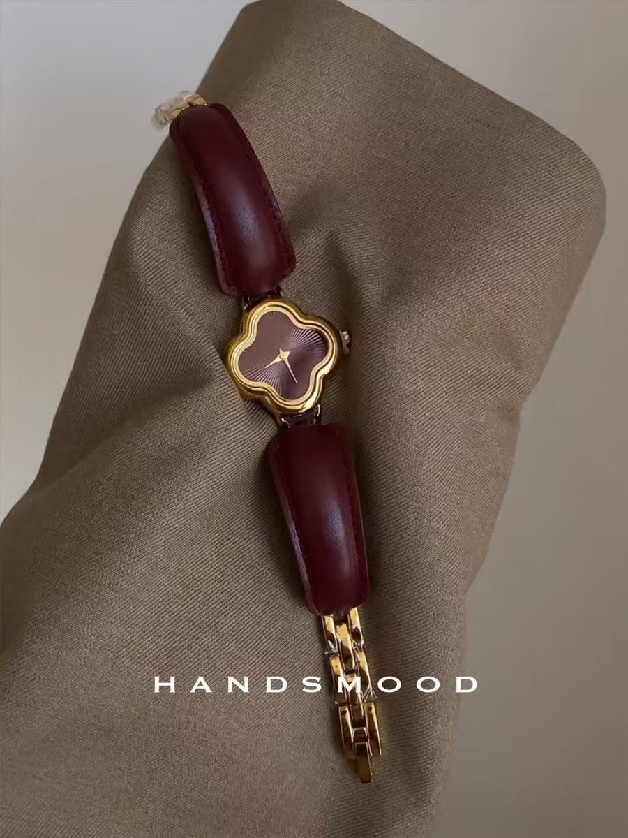 Exquisite clothing watch