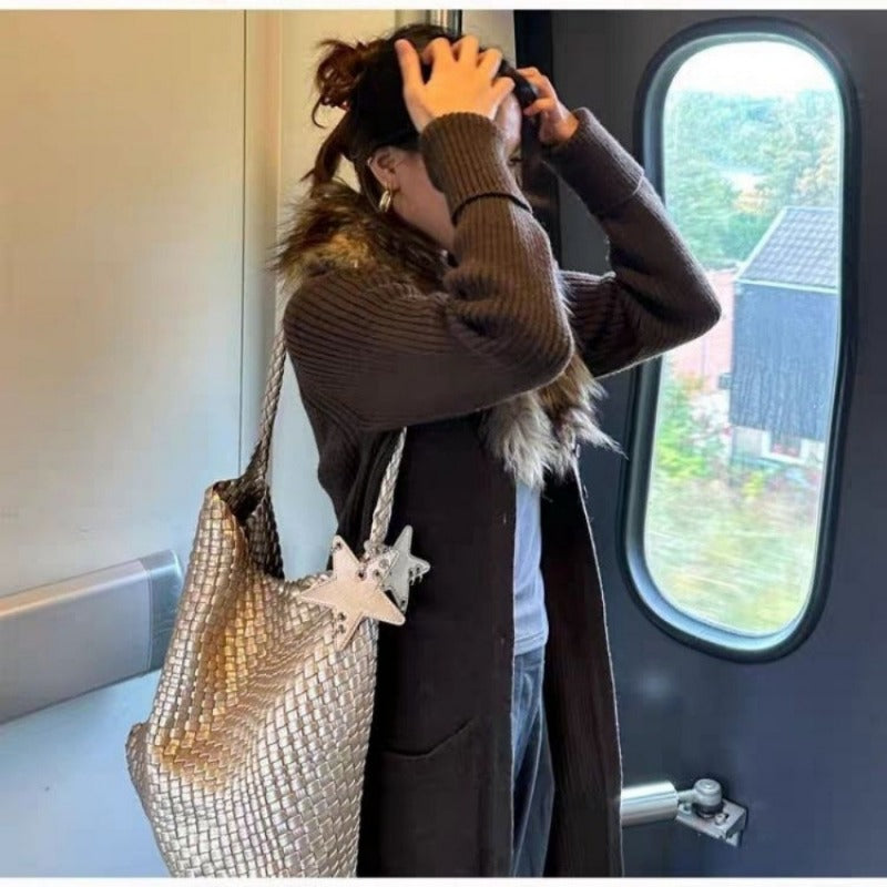 Champagne 2025 super fire woven tote bag women's large-capacity large bag high-end sense portable shoulder bucket bag