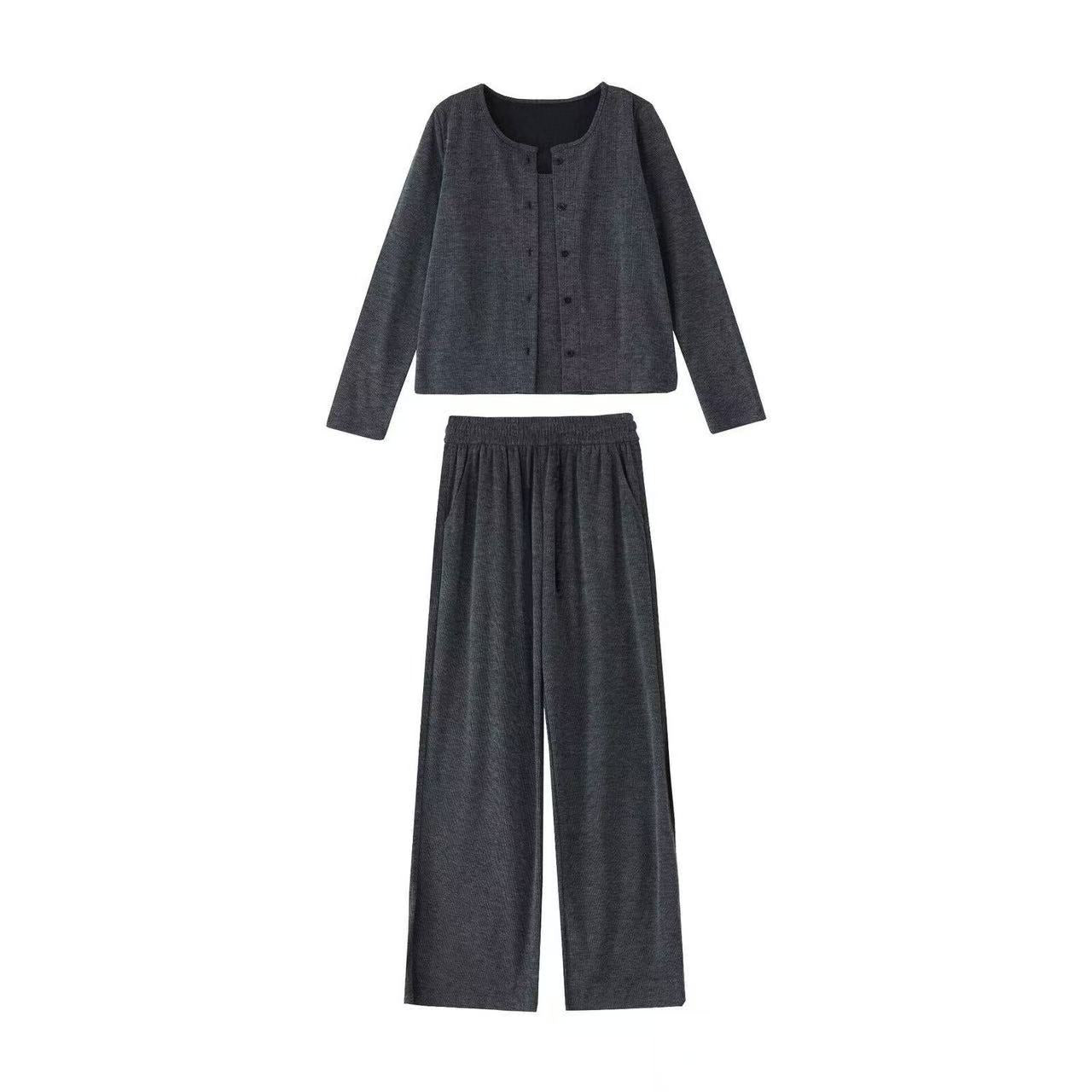 Three- piece sportswearset