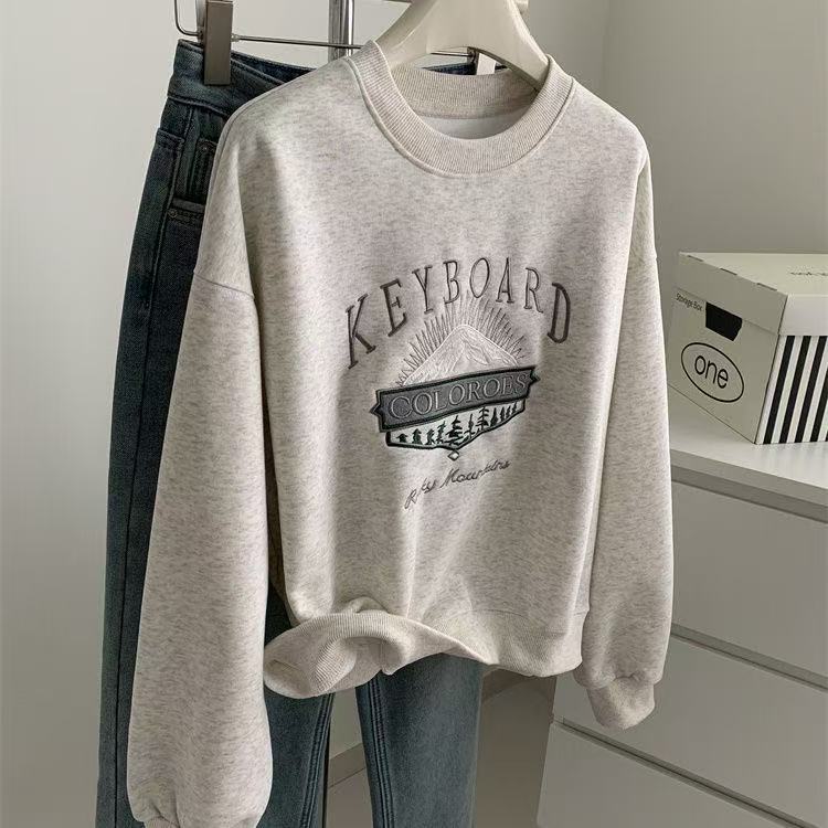 Embroidered sweatshirt