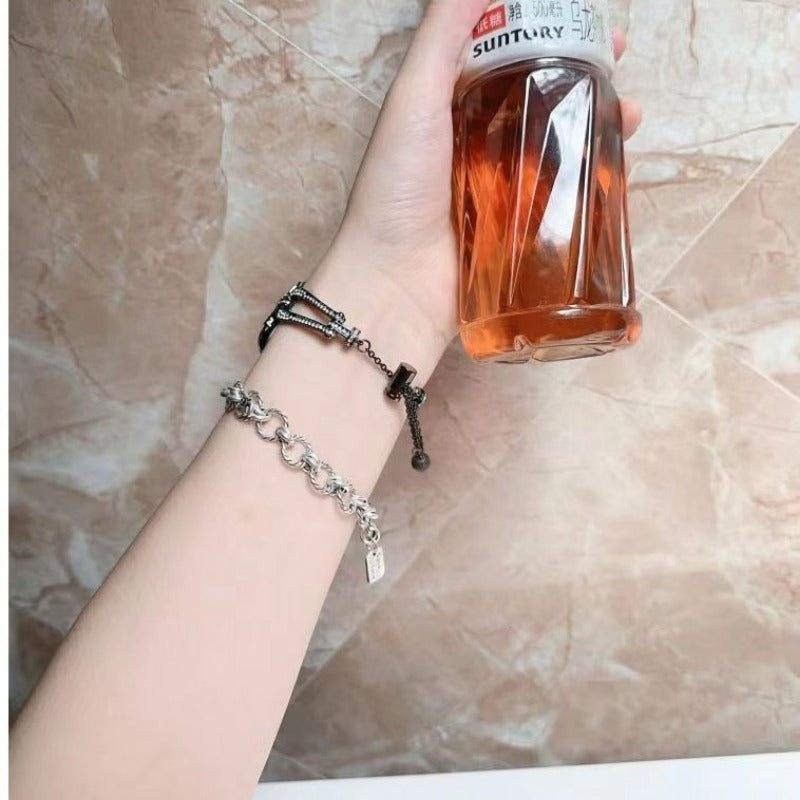 Applicable to Apple Watch Horseshoe Buckle U-shaped Full Diamond Bracelet i watch678s9 Chain Watch Strap