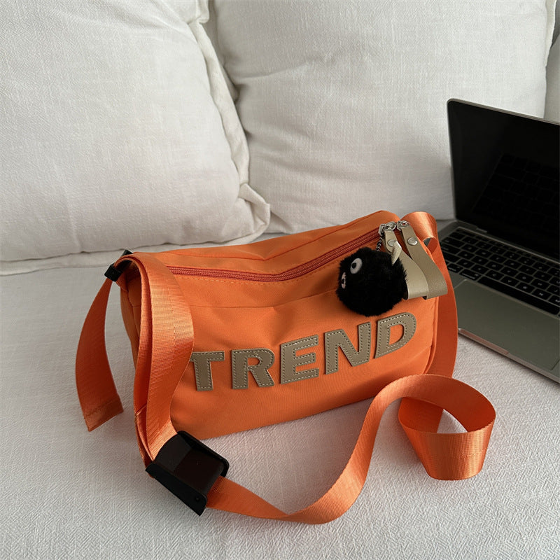 Letter printing fashion casual bag 2025 spring and summer new versatile ins shoulder messenger bag going out Korean women's bag