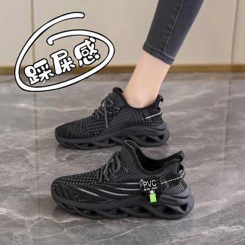 2025 popular fashion coconut shoes spring summer autumn wear breathable fly weaving sports Internet celebrities stepping on shit feeling running shoes