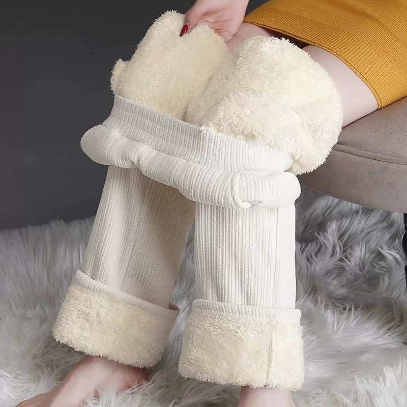 Stay Warm and Stylish with 150cm Petite Women's Narrow-Fit Snowy Corduroy Pants - Thickened with Lamb Wool and 145cm High-Waisted