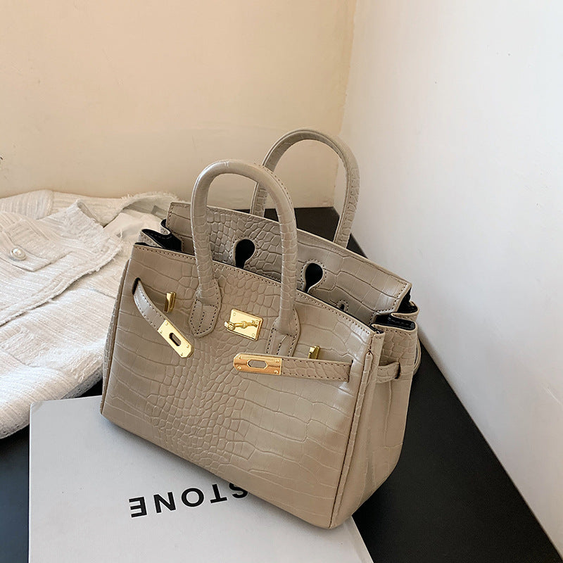 2025 summer new commuter large-capacity European and American textured bags women's Korean niche one-shoulder messenger handbag tide