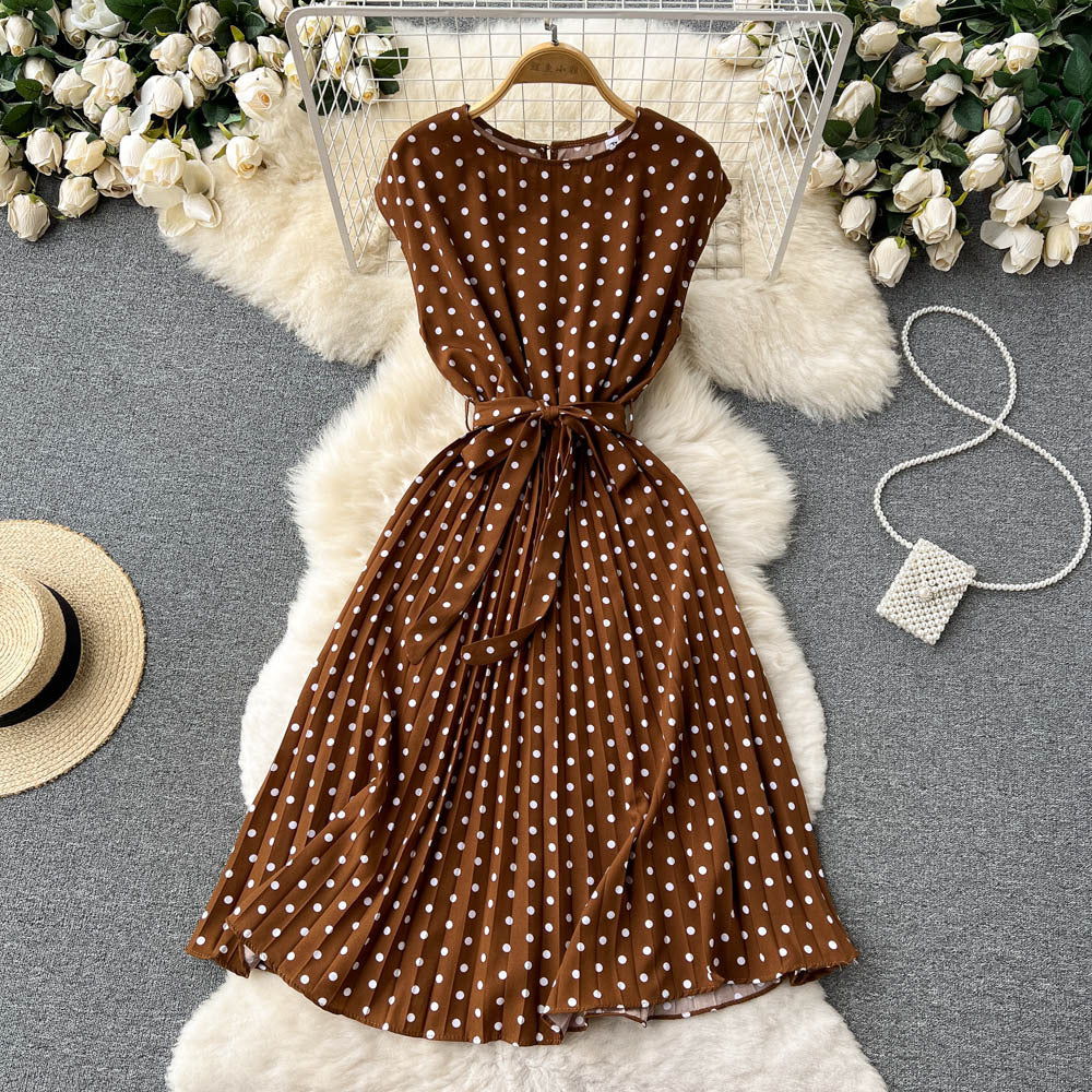 Summer gentle wind coffee break French retro polka dot dress strapped waist thin sweet pleated pendulum skirt