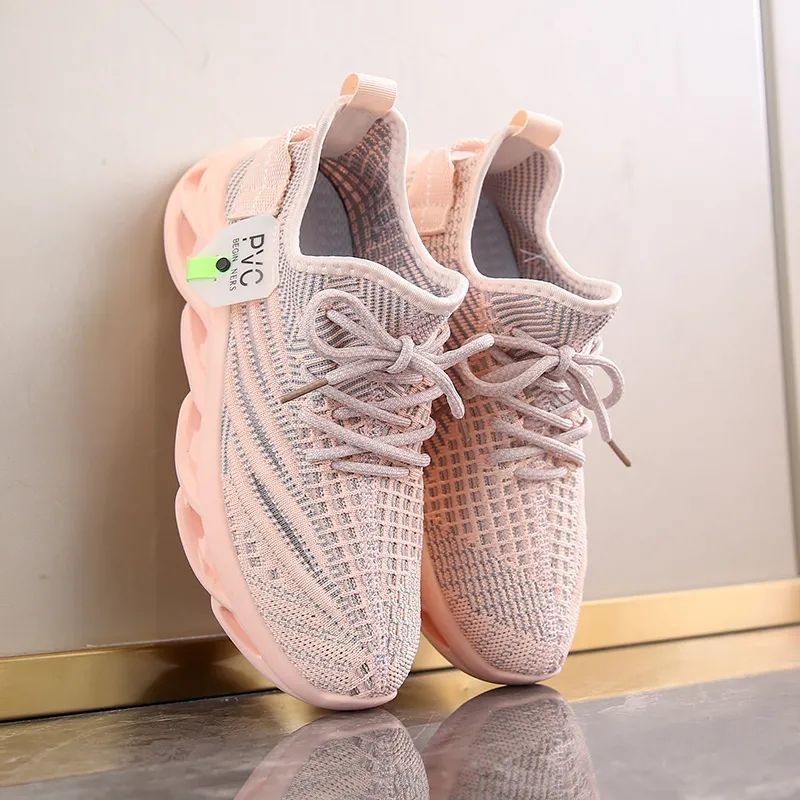 2025 popular fashion coconut shoes spring summer autumn wear breathable fly weaving sports Internet celebrities stepping on shit feeling running shoes