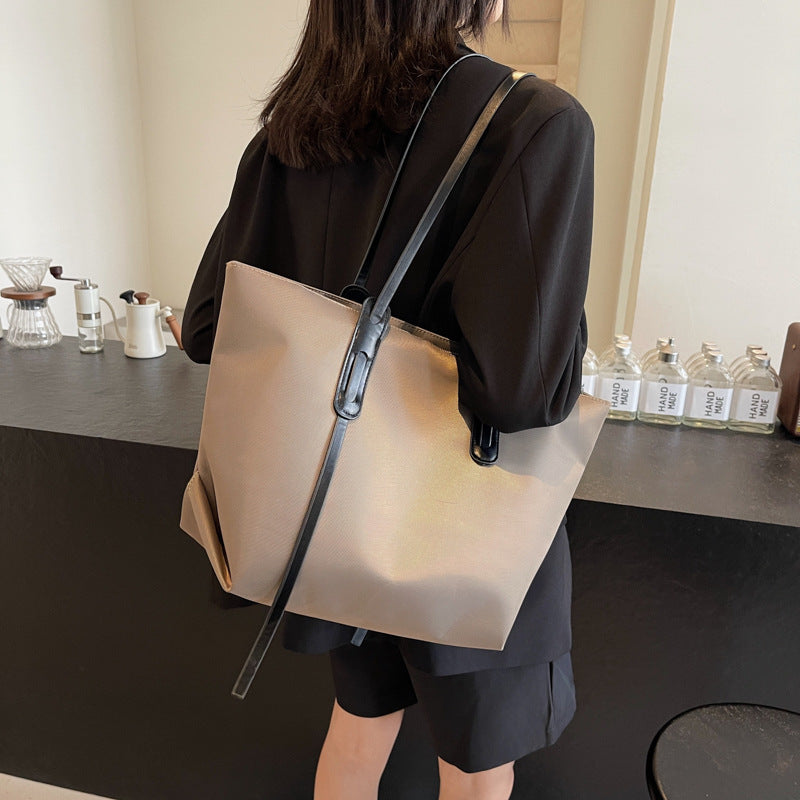 Stylish women's bags, fabric shoulder handbags, new large-capacity tote bags in summer 2025