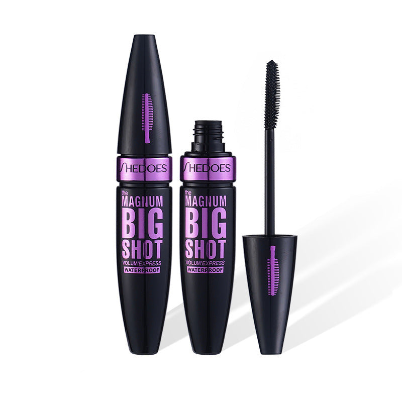 There are three popular brush heads, dense and elongated waterproof, sweat-proof and non-smudging long-lasting solid makeup mascara.