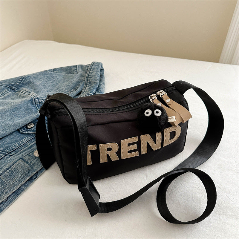 Letter printing fashion casual bag 2025 spring and summer new versatile ins shoulder messenger bag going out Korean women's bag