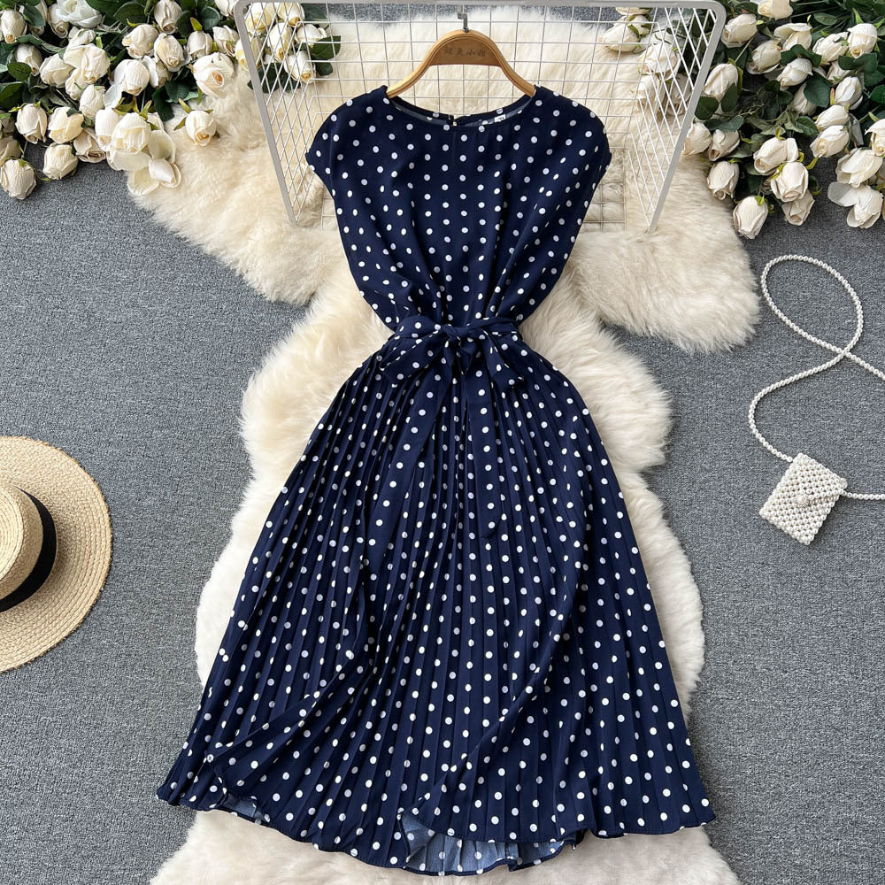 Summer gentle wind coffee break French retro polka dot dress strapped waist thin sweet pleated pendulum skirt