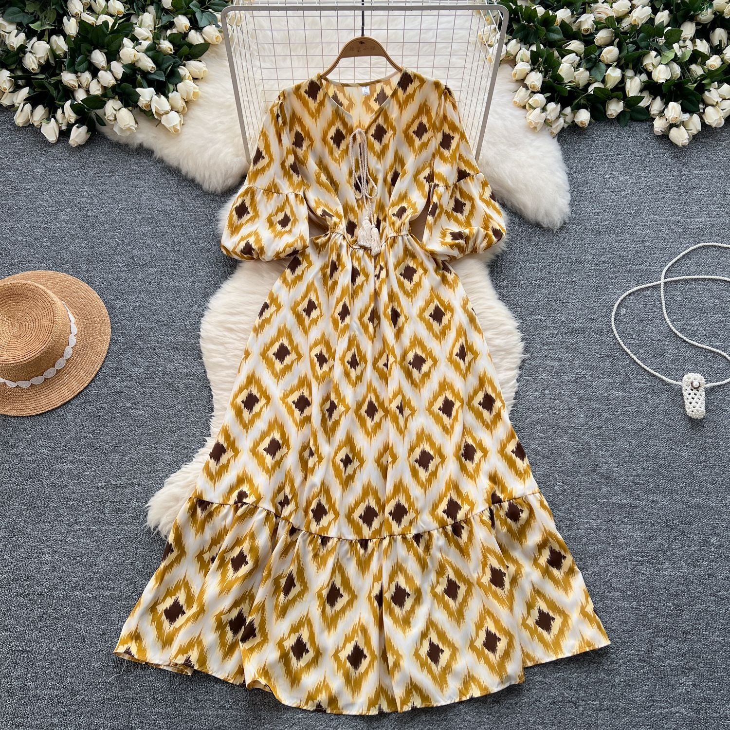 French retro bubble sleeve floral dress women's summer strap waist design sense light luxury temperament big swing dress