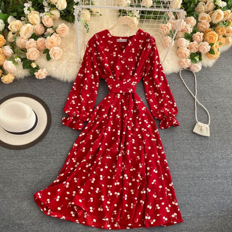 Vintage cherry print dress v-neck horn sleeve autumn new big skirt Internet celebrity vacation skirt women