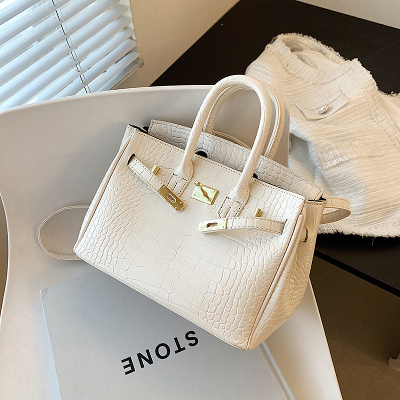 2025 summer new commuter large-capacity European and American textured bags women's Korean niche one-shoulder messenger handbag tide