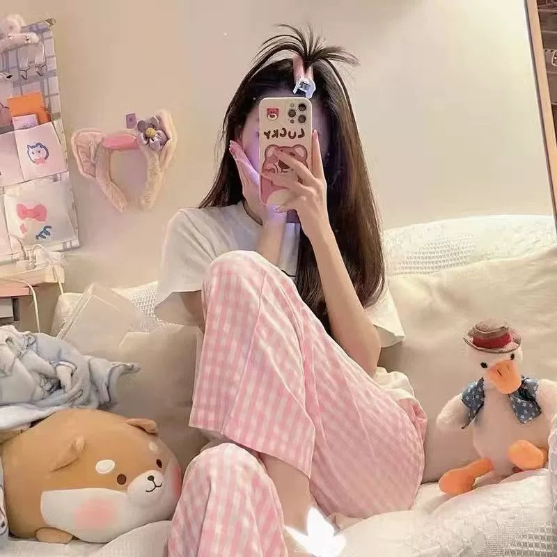 Stay Chic and Comfy with These Checkered Loose-Leg Pants for Women