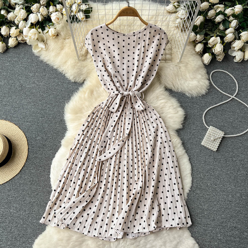 Summer gentle wind coffee break French retro polka dot dress strapped waist thin sweet pleated pendulum skirt