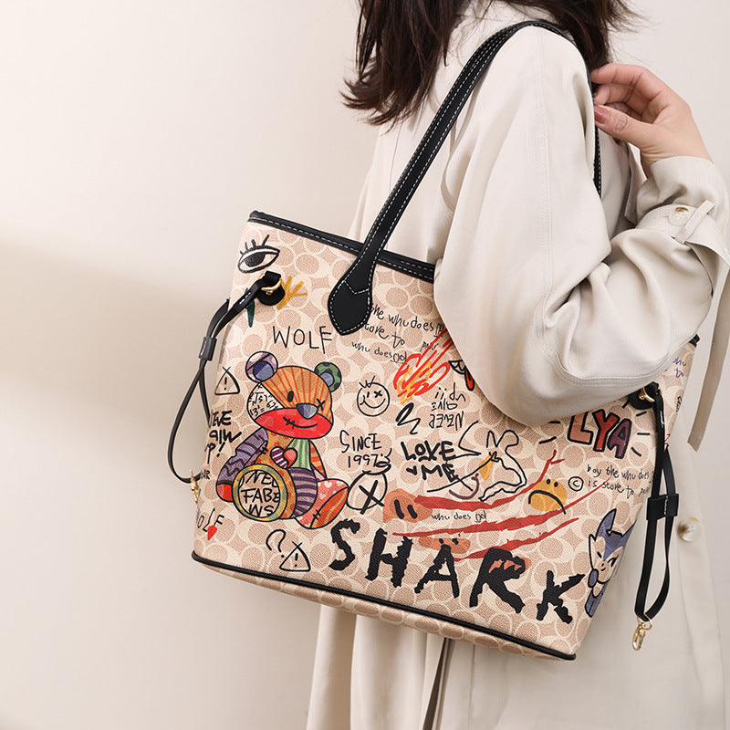 Printed bag women's bear graffiti tote bag 2025 new handbag versatile large capacity shoulder bag tide