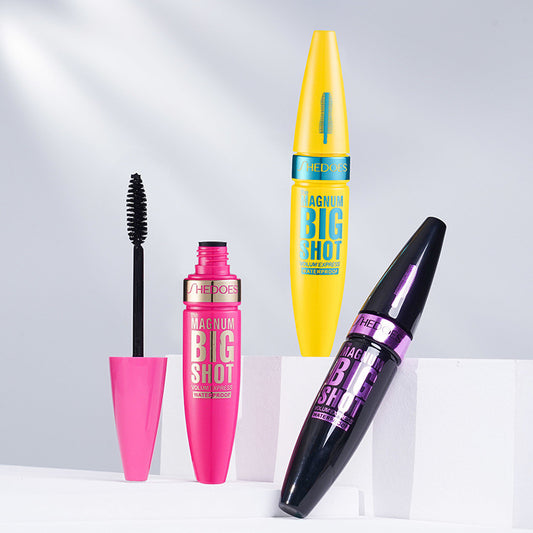 There are three popular brush heads, dense and elongated waterproof, sweat-proof and non-smudging long-lasting solid makeup mascara.