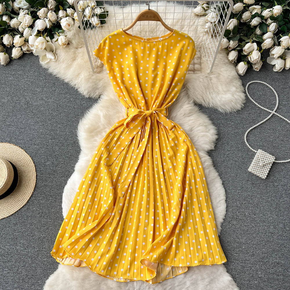 Summer gentle wind coffee break French retro polka dot dress strapped waist thin sweet pleated pendulum skirt