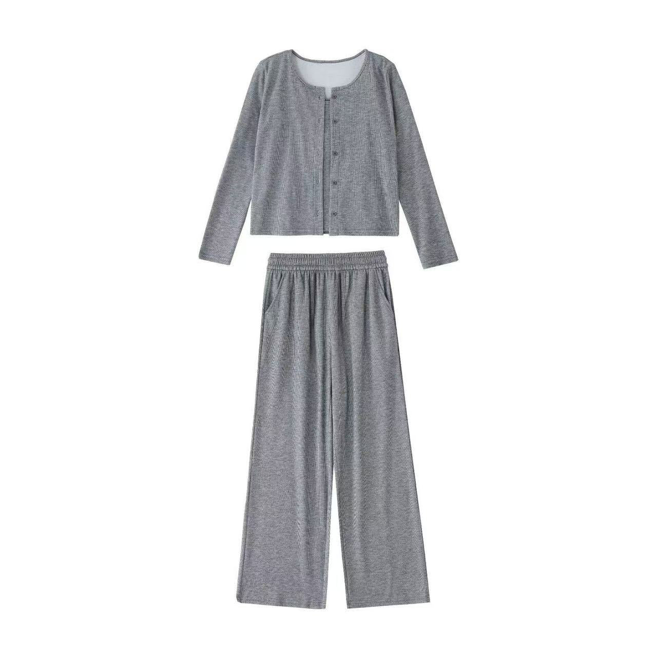 Three- piece sportswearset