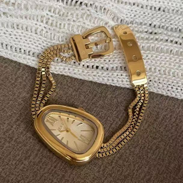 Exquisite clothing watch